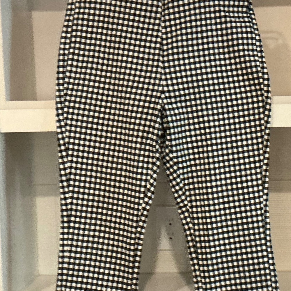 WHO WHAT WEAR Small Check Stretch Zipper Back Pants - Like New